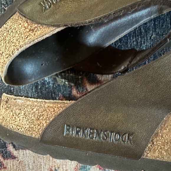 Birkenstock Gizeh Women’s Sandals, well loved, size 38, metallic bronze color - Picture 4 of 7